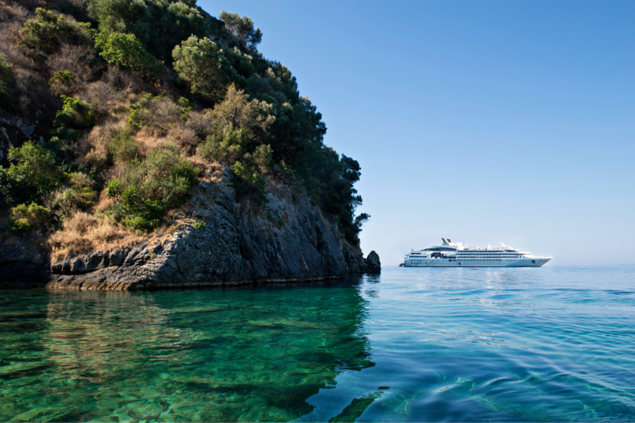 ponant-sistership-exterior