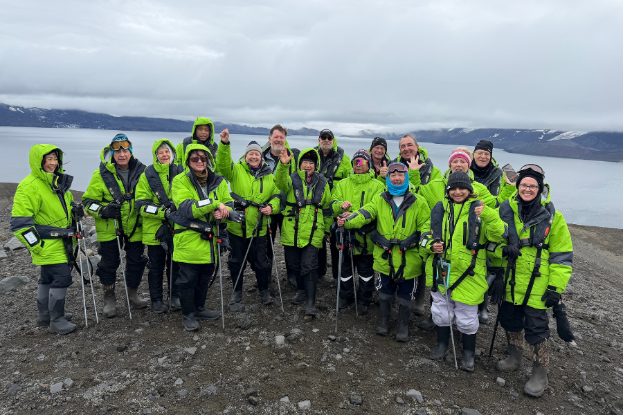 altas-ocean-voyages-antarctica-hiking-excursion