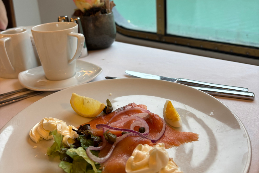 azamara-alaska-smoked-salmon