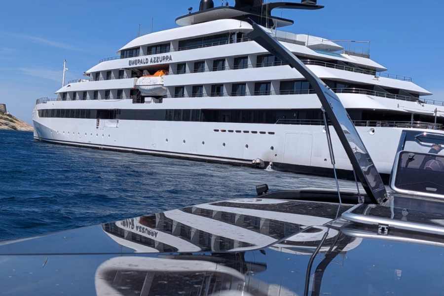 Emerald-azzurra-exterior