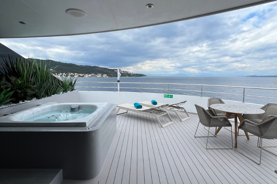 emerald-kata-owners-suite-terrace