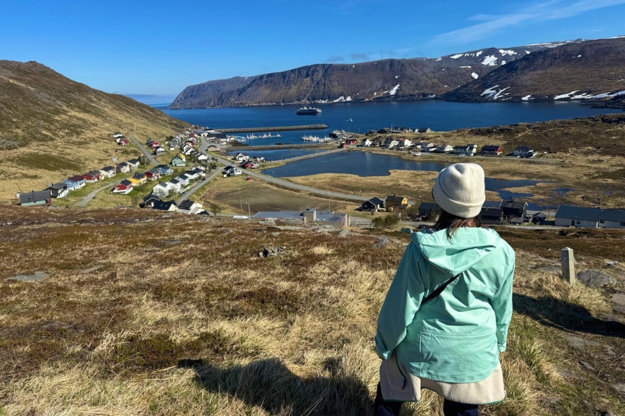 Hiking in Skarsvag