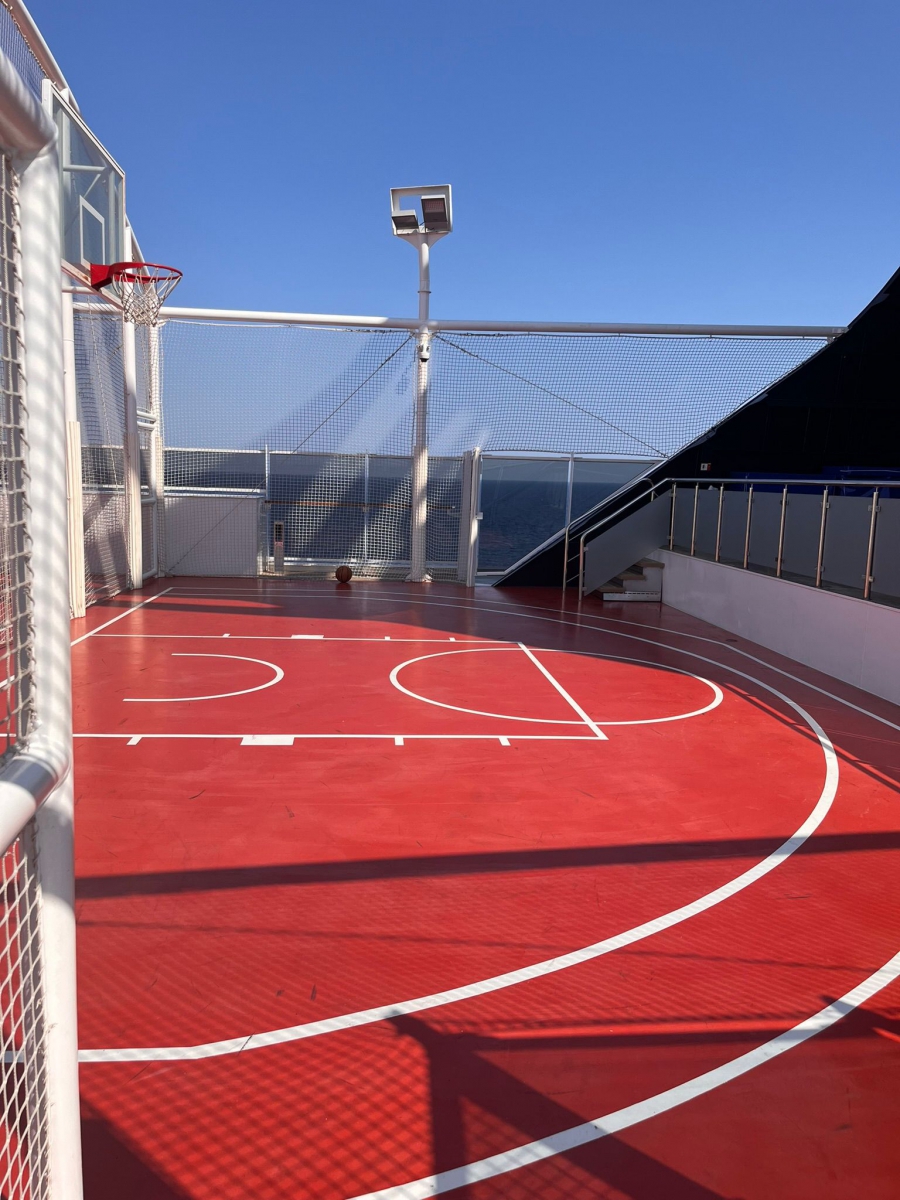 explora-journeys-1-sports-facilities