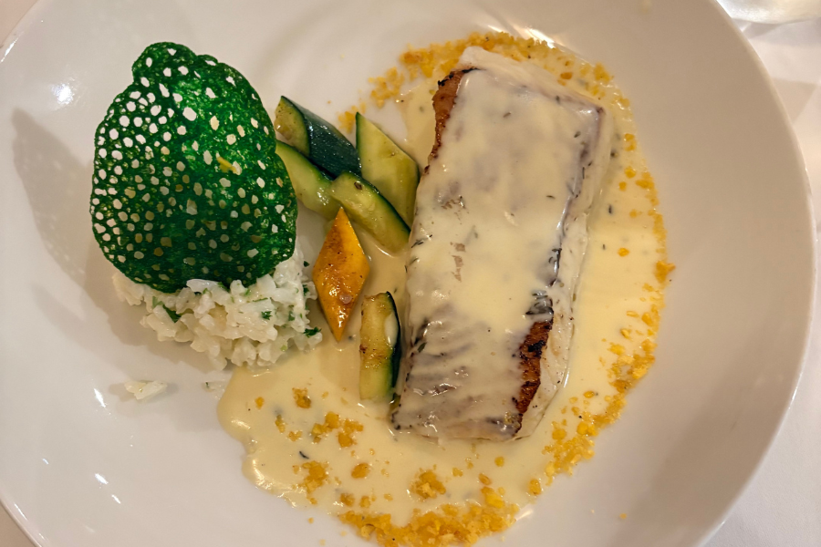 dining-HX-Expeditions