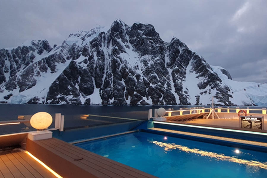 hx-pool-deck-in-antarctica