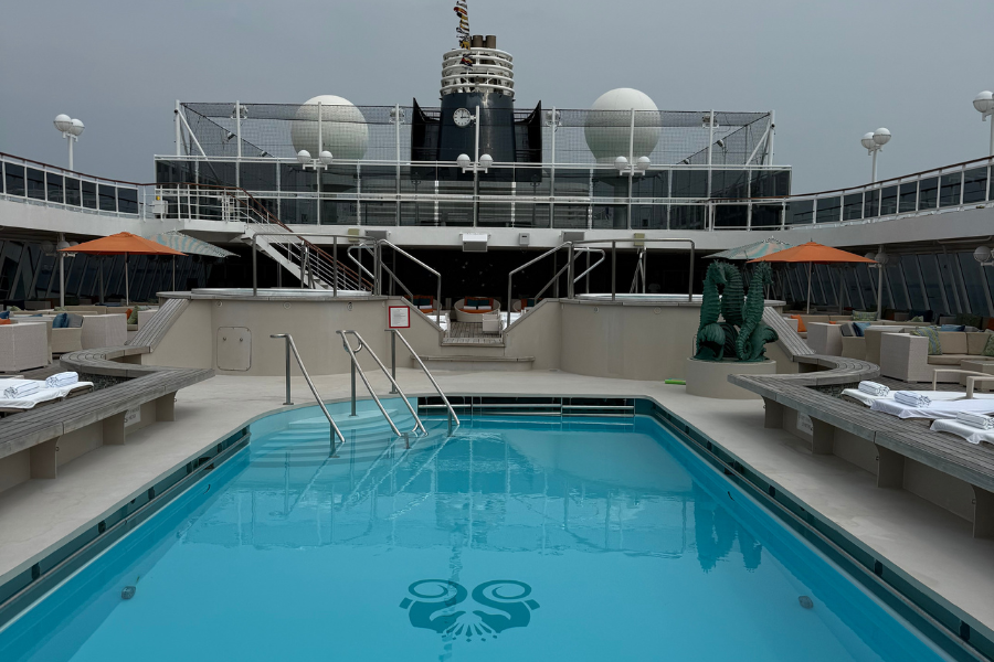 crystal-serenity-outdoor-pool