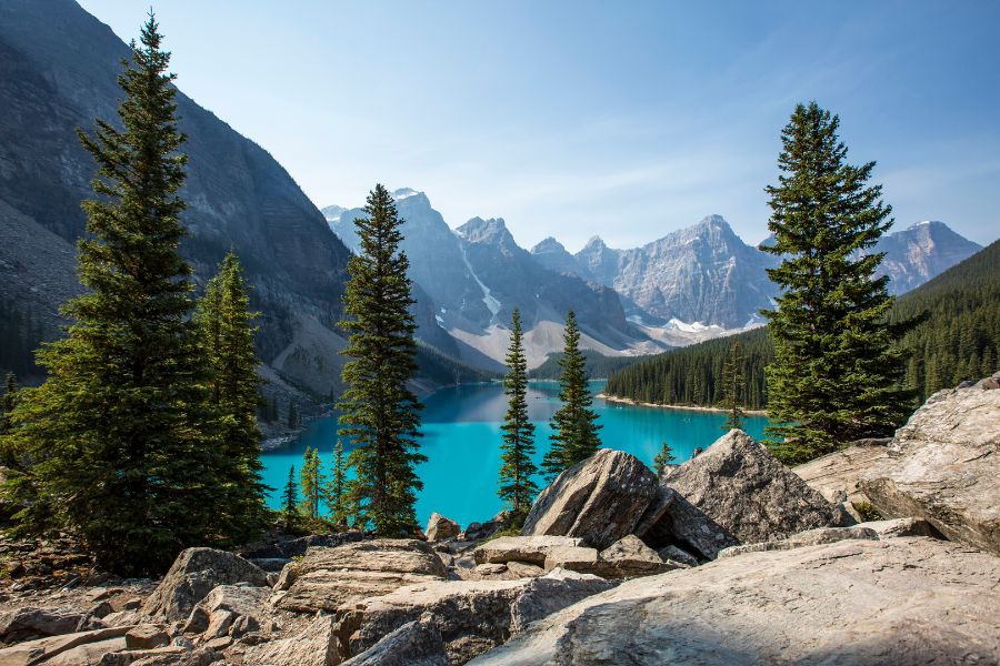 rocky-mountaineer-canadian-rockies