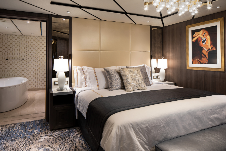holland-america-ship-exterior