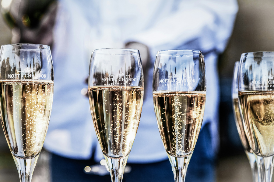 champagne-tasting