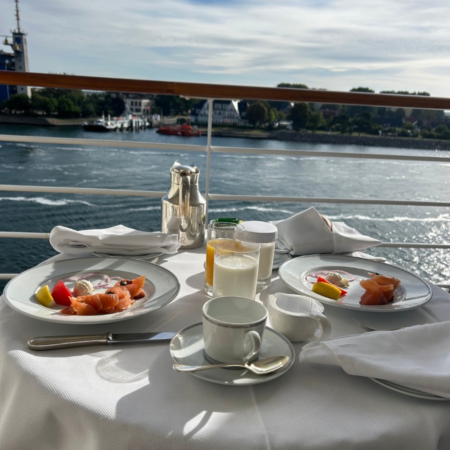 Balcony Breakfast