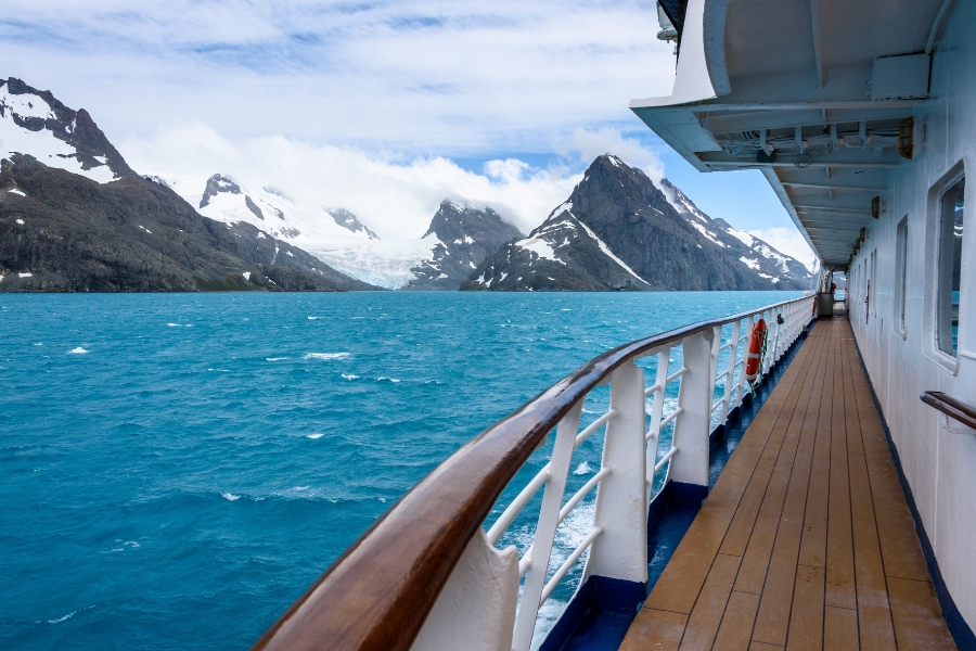 Expedition Cruise
