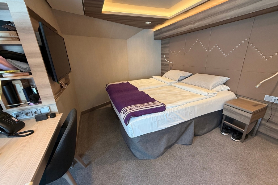 HX Expeditions Accommodation