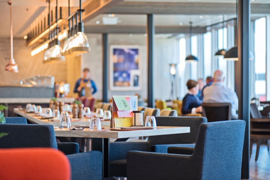 HX Expeditions Dining