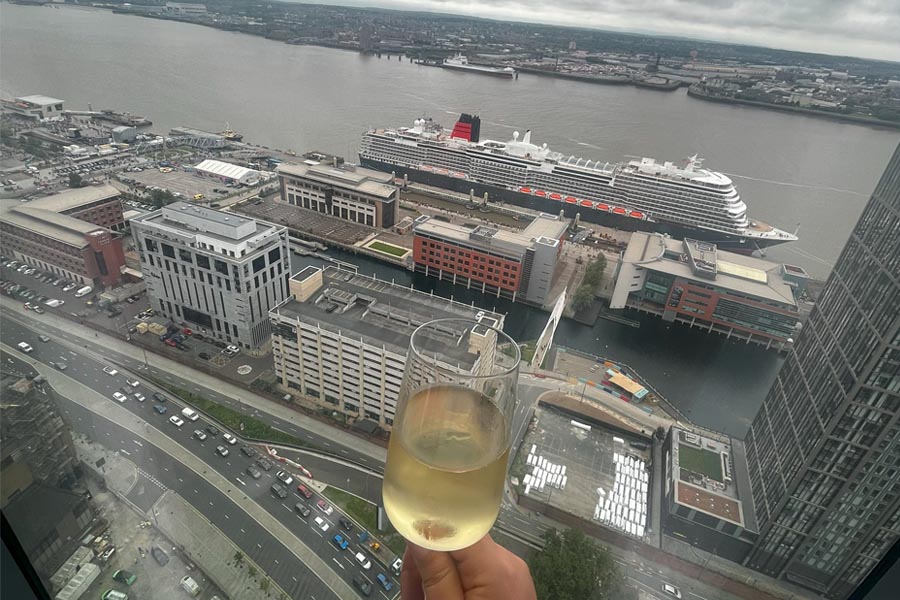 queen-anne-docked-in-liverpool