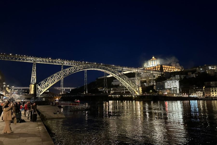 Porto Luis I Bridge at night