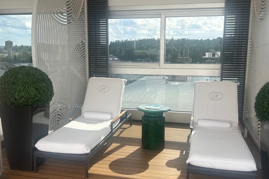 Seven Seas Grandeur Pool Loungers