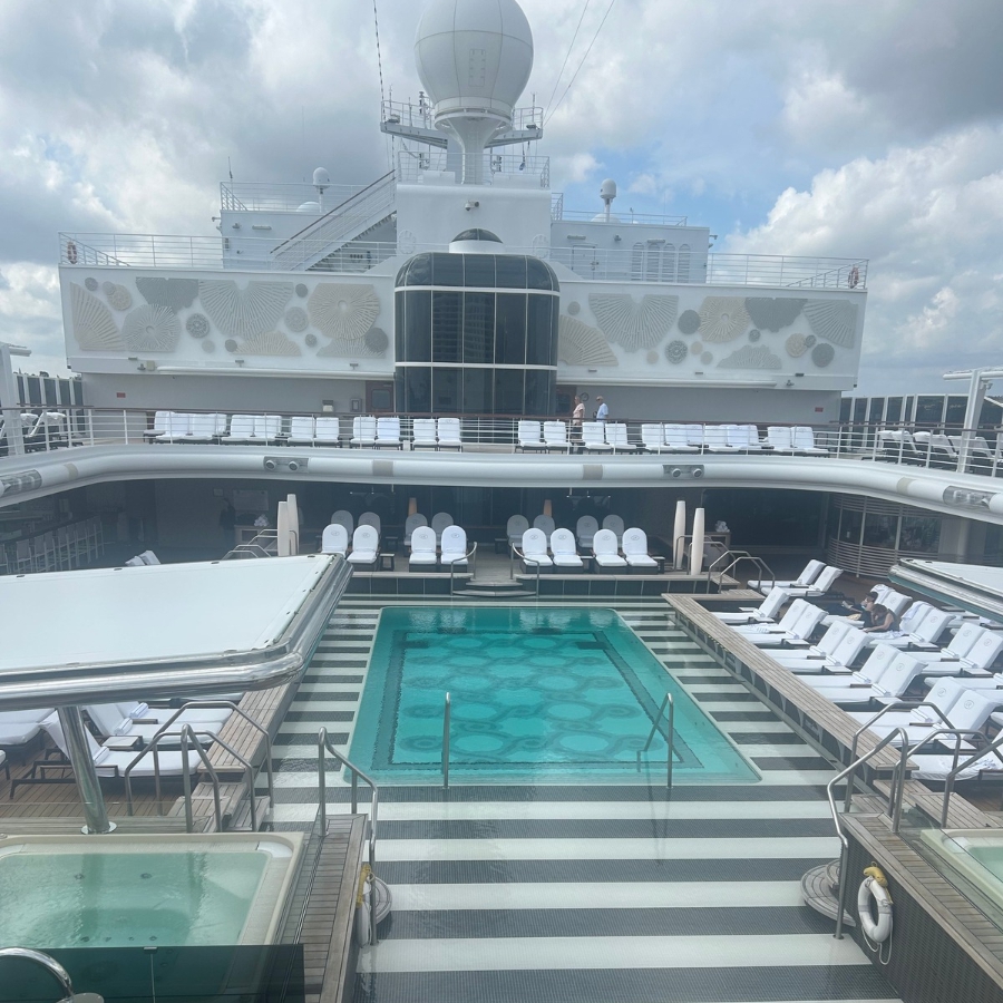 Seven Seas Grandeur Pool Deck
