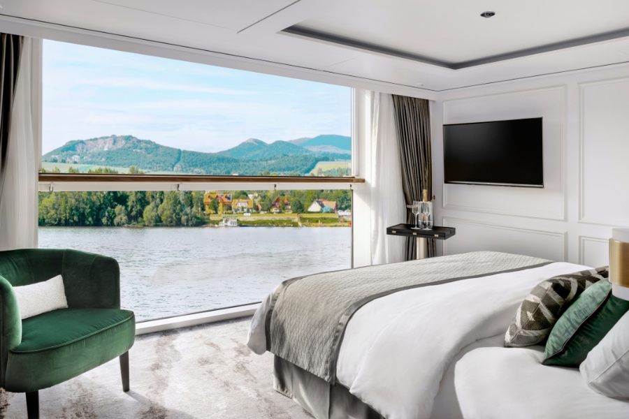 Uniworld SS Victoria Suite